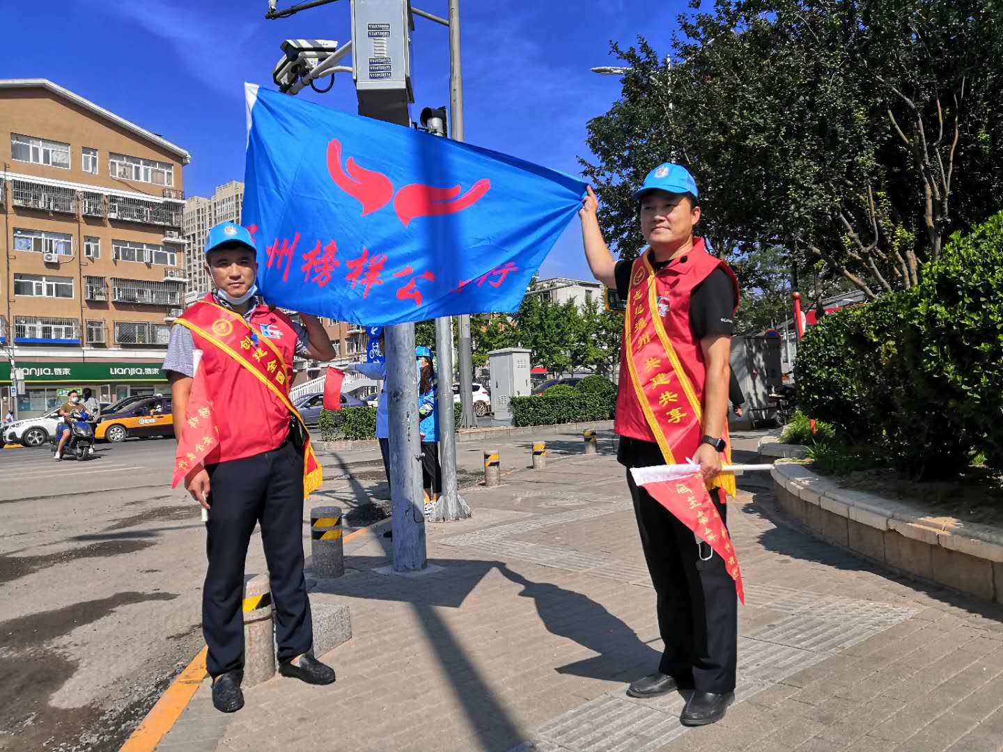 <strong>骚女被大鸡巴操视频</strong>